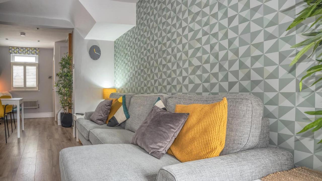 הוילה Modern 3-Bed House On Tarporley High Street מראה חיצוני תמונה